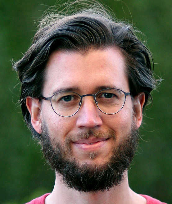 Dr. Stefan Wolf